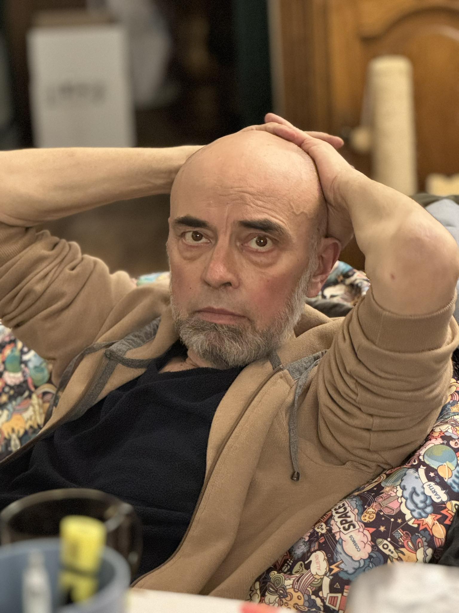 На зображенні може бути: одна або кілька осіб та борода