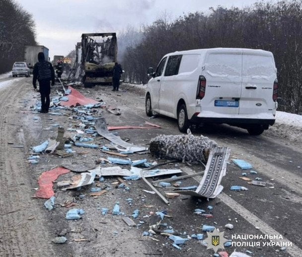 Смертельна ДТП на Кiровоградщинi: зiштовхнулися автопоїзд та автобус. / © Національна поліція Кіровоградської області