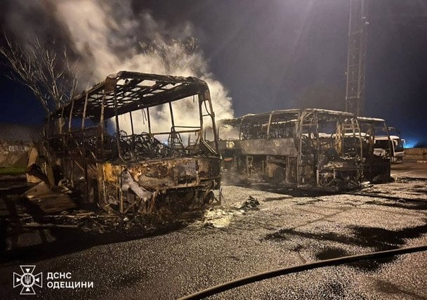 В Одеській області внаслідок атаки РФ пошкоджено об’єкти інфраструктури. / © ДСНС