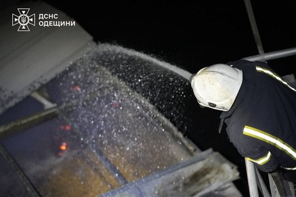 В Одеській області внаслідок атаки РФ пошкоджено об’єкти інфраструктури. / © ДСНС