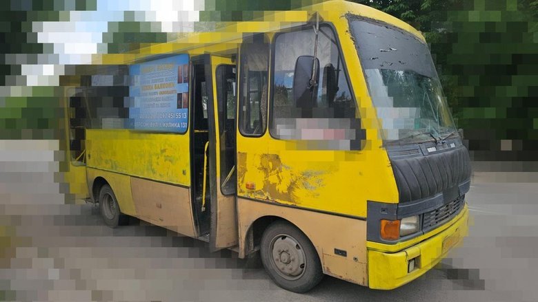 рф вдарила по маршрутці в Херсоні