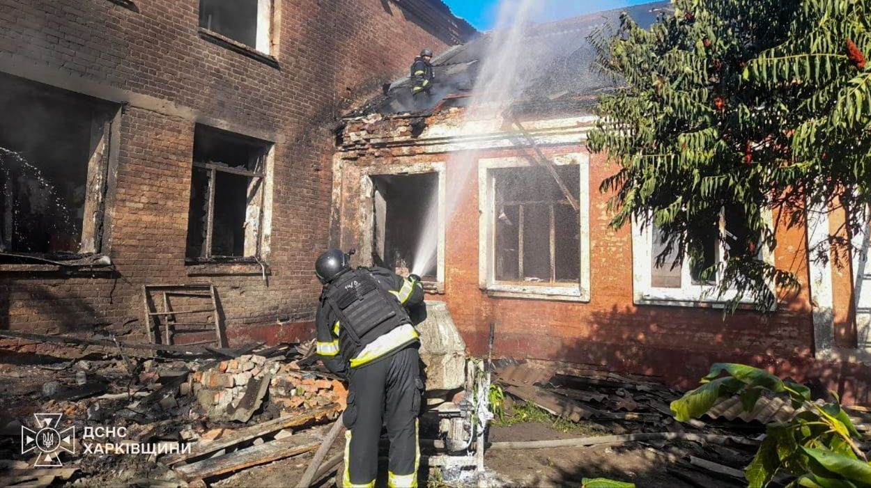 Росіяни вдарили ракетою по навчальному закладу в Балаклії (фото)