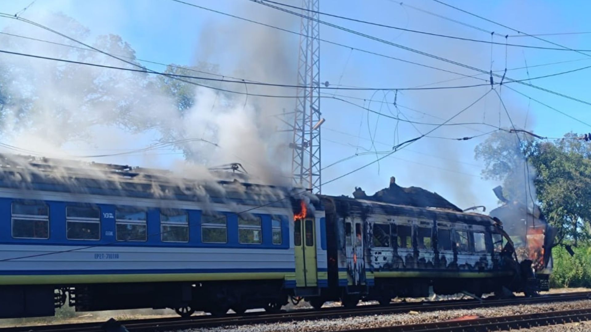 Окупанти атакували поїзд на Харківщині